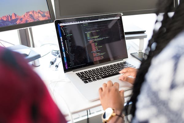 Maîtrisez le développement web : guide complet et gratuit